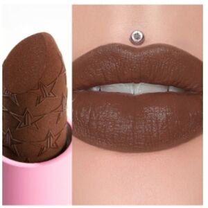 Jeffree Star Velvet Trap Lipstick Color Dominatrix
